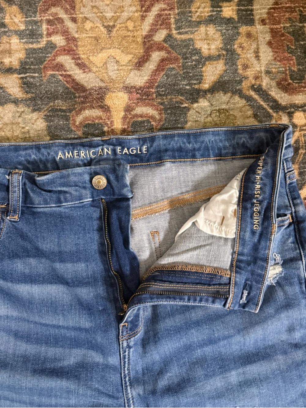 American Eagle Medium Wash High-Rise Jeans - Picture 2 of 10